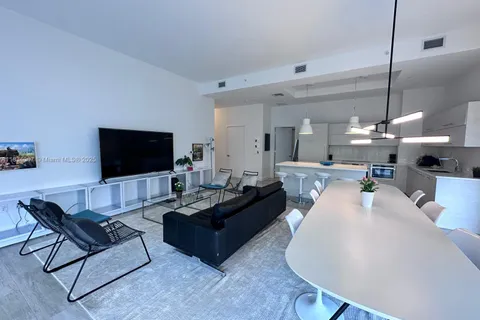 45 SW 9th St # 4508, Miami FL 33130