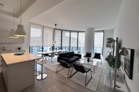 45 SW 9th St # 4508, Miami FL 33130