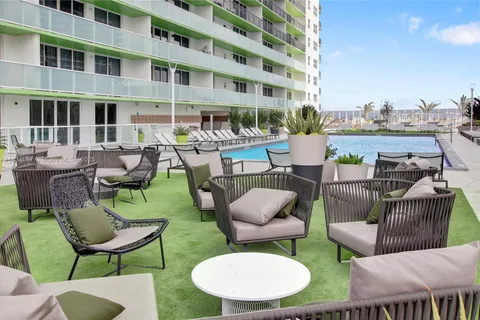 1756 N Bayshore Dr # 10O, Miami FL 33132