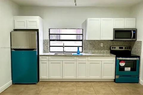 1770 NW 19th Ter # R, Miami FL 33125