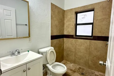 1770 NW 19th Ter # R, Miami FL 33125