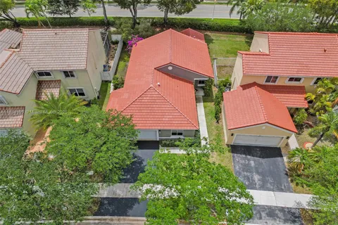 648 Sand Creek Cir, Weston FL 33327