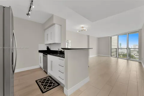 325 S Biscayne Blvd # 2816, Miami FL 33131