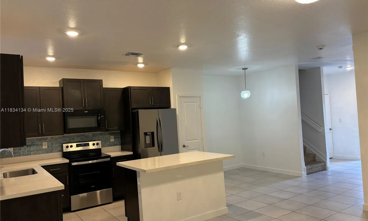 1090 SE 23rd Ave, Homestead FL 33035