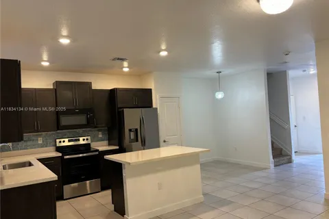 1090 SE 23rd Ave, Homestead FL 33035