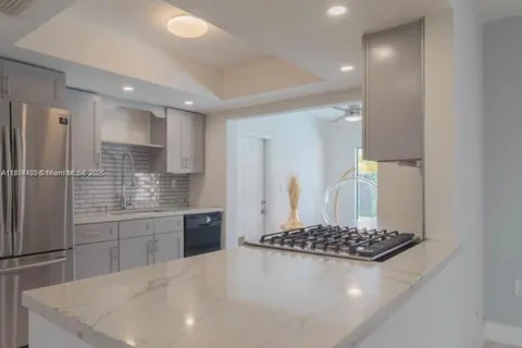 8531 NW 25th St, Sunrise FL 33322
