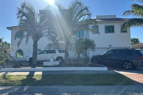 5900 NE 21st Ln, Fort Lauderdale FL 33308