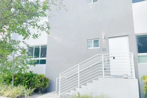 2535 NE 193rd St # 4102, Miami FL 33180