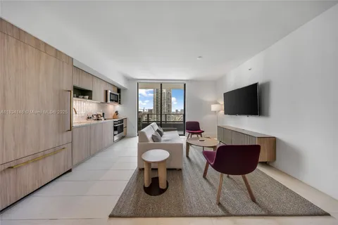 159 NE 6 # 2402, Miami FL 33132
