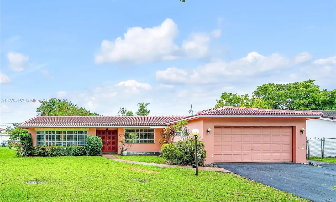 4701 Van Buren St, Hollywood FL 33021