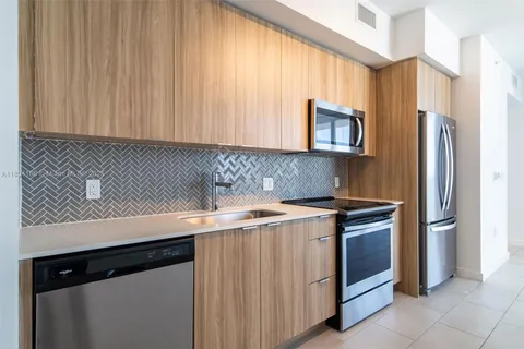 2150 N Bayshore Dr # 2303, Miami FL 33137