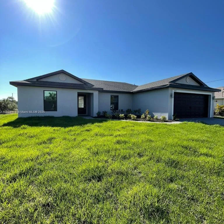 861 WINWOOD CIR, Fort Myers FL 33913