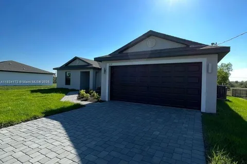 861 WINWOOD CIR, Fort Myers FL 33913