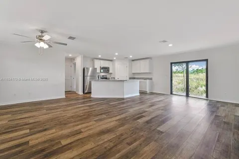 861 WINWOOD CIR, Fort Myers FL 33913