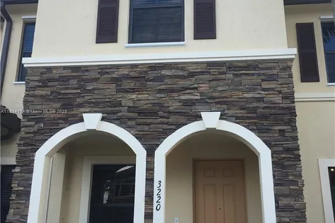 3220 SE 5th Ct, Homestead FL 33033