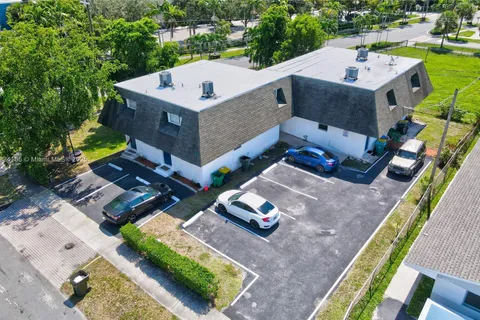 502-504 Phippen Waiters Rd # 3, Dania Beach FL 33004