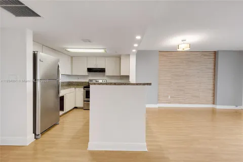 3000 Coral Way # 513, Miami FL 33145