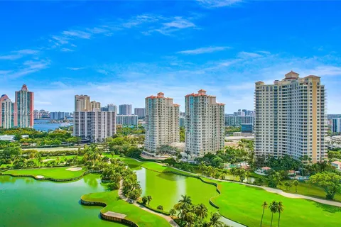 19501 W Country Club Dr # 1610, Aventura FL 33180