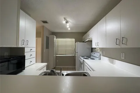 14124 SW 121st Pl # 26, Miami FL 33186