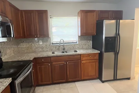 18900 NW 19th Ave, Miami Gardens FL 33056