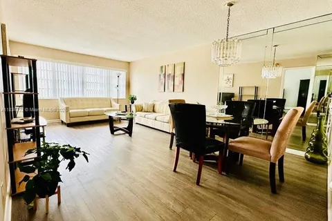 330 SE 2nd St # 204G, Hallandale Beach FL 33009