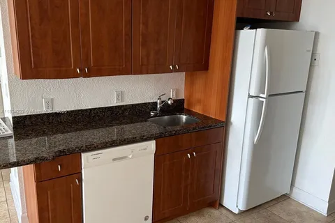 401 69th St # 603, Miami Beach FL 33141