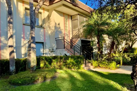 417 Lakeview Dr # 204, Weston FL 33326
