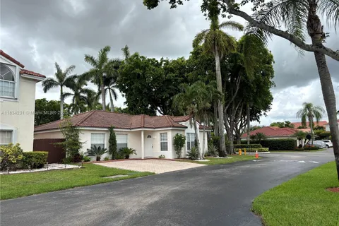 10234 NW 57th St, Doral FL 33178