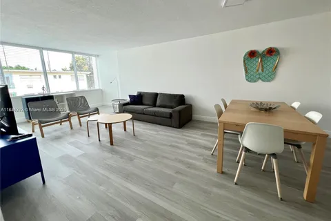8233 Harding Ave # 204, Miami Beach FL 33141