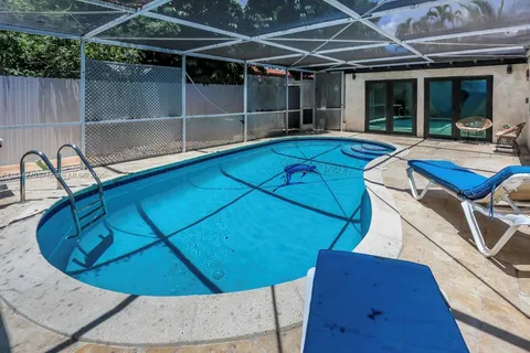 6528 SW 30th St # 1, Miami FL 33155