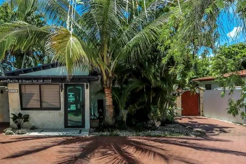 6528 SW 30th St # 1, Miami FL 33155