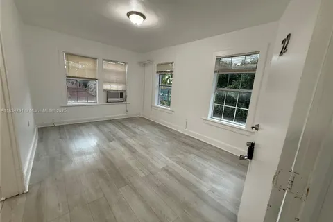 177 NE 50th St # 22, Miami FL 33137