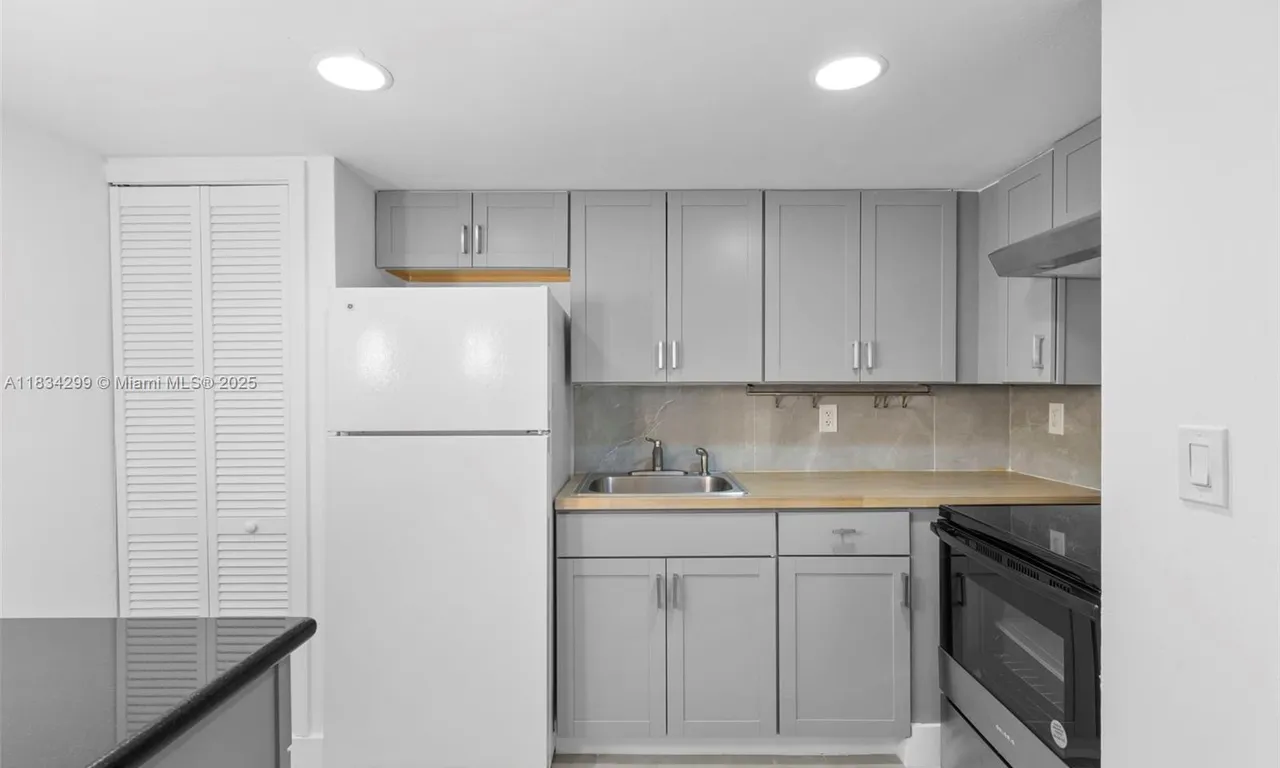 4325 NW South Tamiami Canal Dr # 111, Miami FL 33126