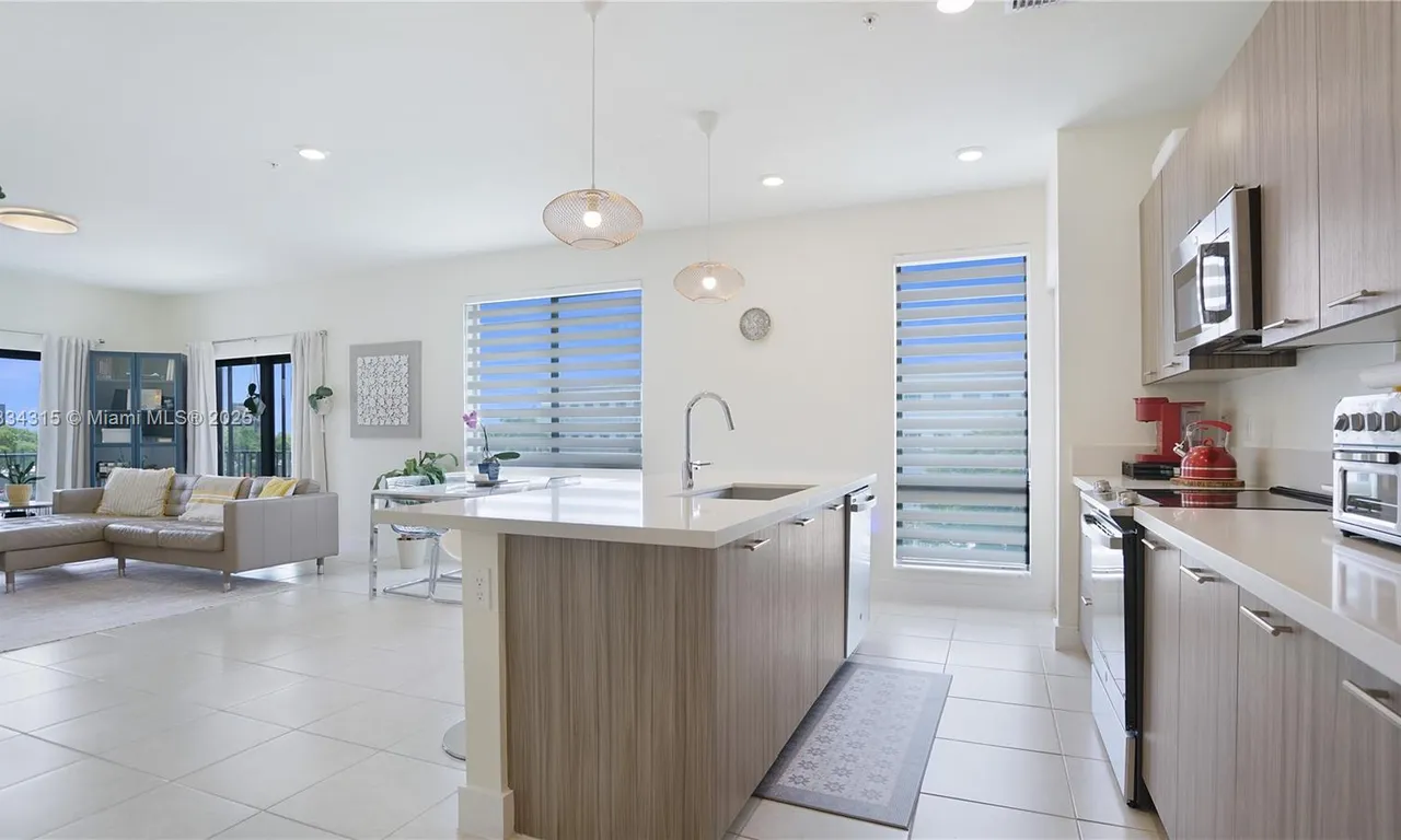 8301 NW 41st St # 404, Doral FL 33166