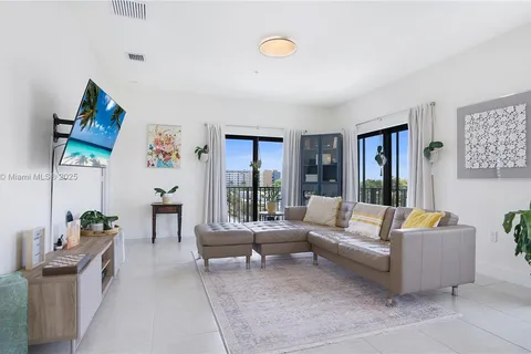 8301 NW 41st St # 404, Doral FL 33166