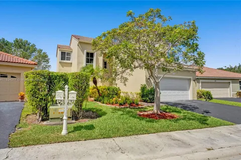 797 Chimney Rock Rd, Weston FL 33327