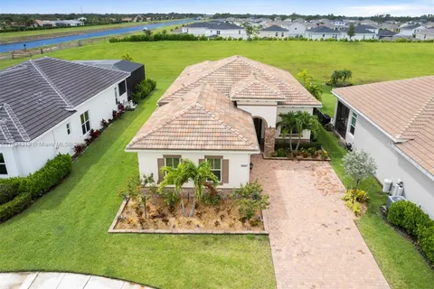 9247 SW Miracoli Way, Port St. Lucie FL 34987