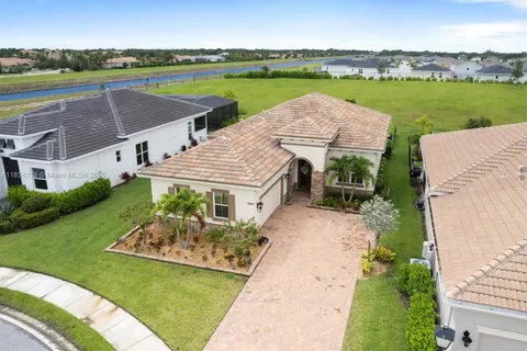 9247 SW Miracoli Way, Port St. Lucie FL 34987