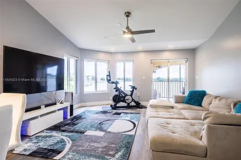 2647 NW 33rd St # 2307, Oakland Park FL 33309