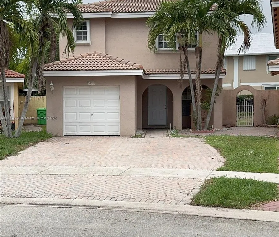 5490 NW 92nd Ave, Sunrise FL 33351
