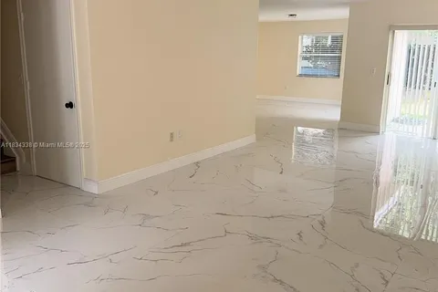 5490 NW 92nd Ave, Sunrise FL 33351