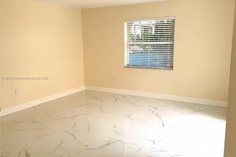 5490 NW 92nd Ave, Sunrise FL 33351