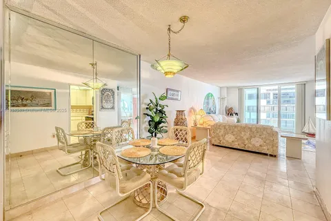 5701 Collins Ave # 417, Miami Beach FL 33140