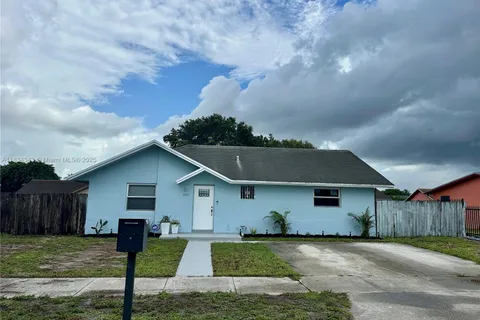 3521 NW 193rd St, Miami Gardens FL 33056