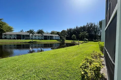 3606 Alder Dr # F2, West Palm Beach FL 33417
