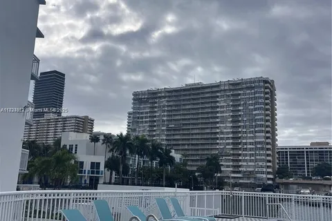 1913 S Ocean Dr # 302, Hallandale Beach FL 33009