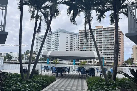 1913 S Ocean Dr # 302, Hallandale Beach FL 33009