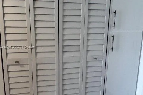 2001 Atlantic Shores Blvd # 516, Hallandale Beach FL 33009