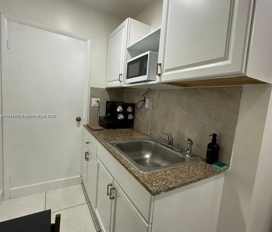 20510 SW 115th # 1, Miami FL 33189