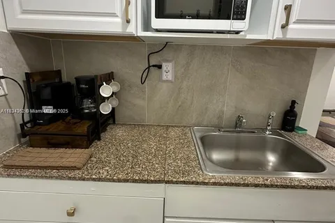 20510 SW 115th # 1, Miami FL 33189